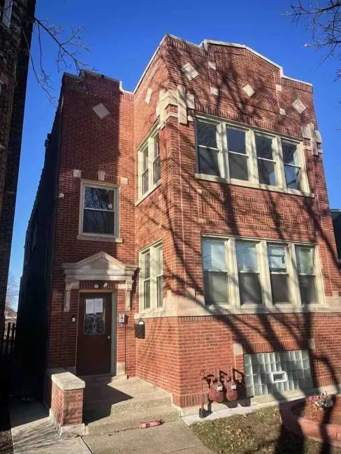 7420 S Bennett Avenue, Chicago, IL 60649 - #2