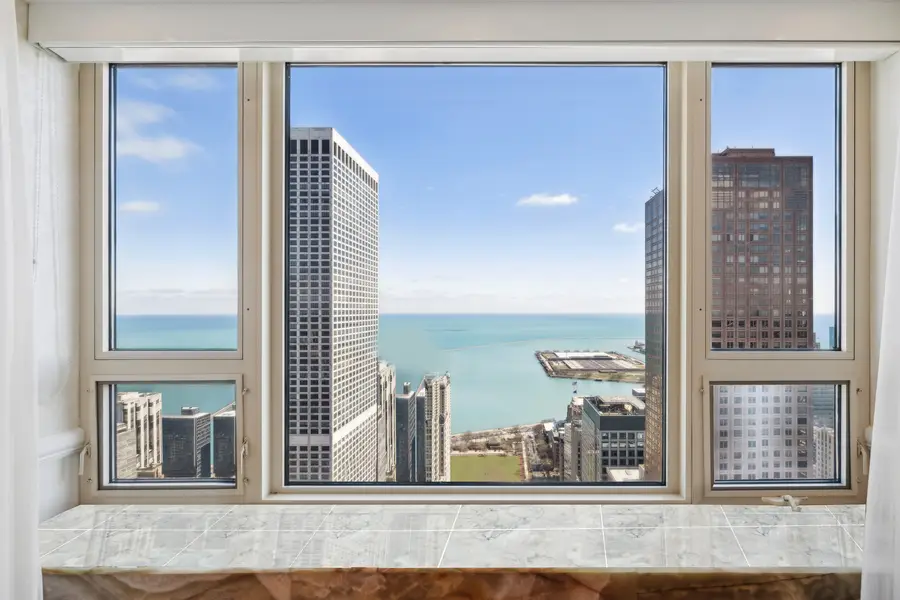 800 N Michigan Avenue #5401, Chicago, IL 60611 - Image #2