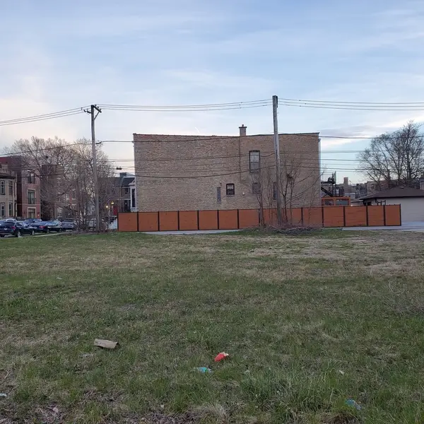 421 E 43rd Street, Chicago, IL 60653