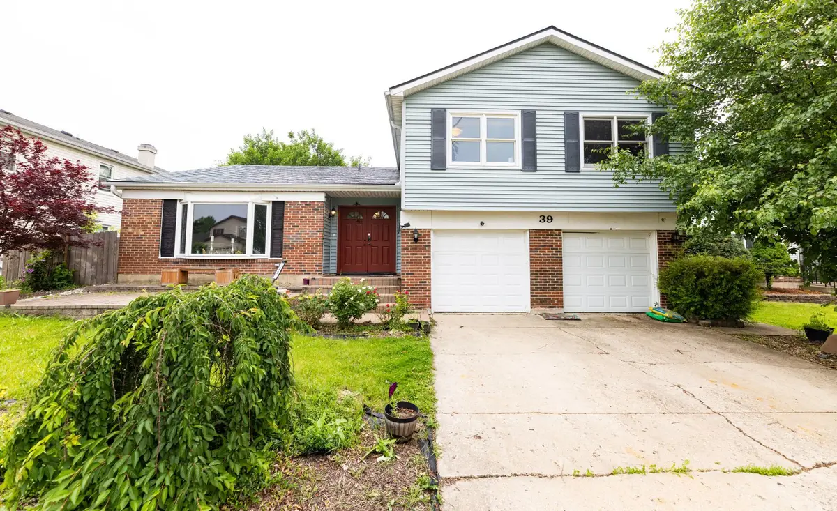 39 Mill Pond Drive, Glendale Heights, IL 60139 - #1