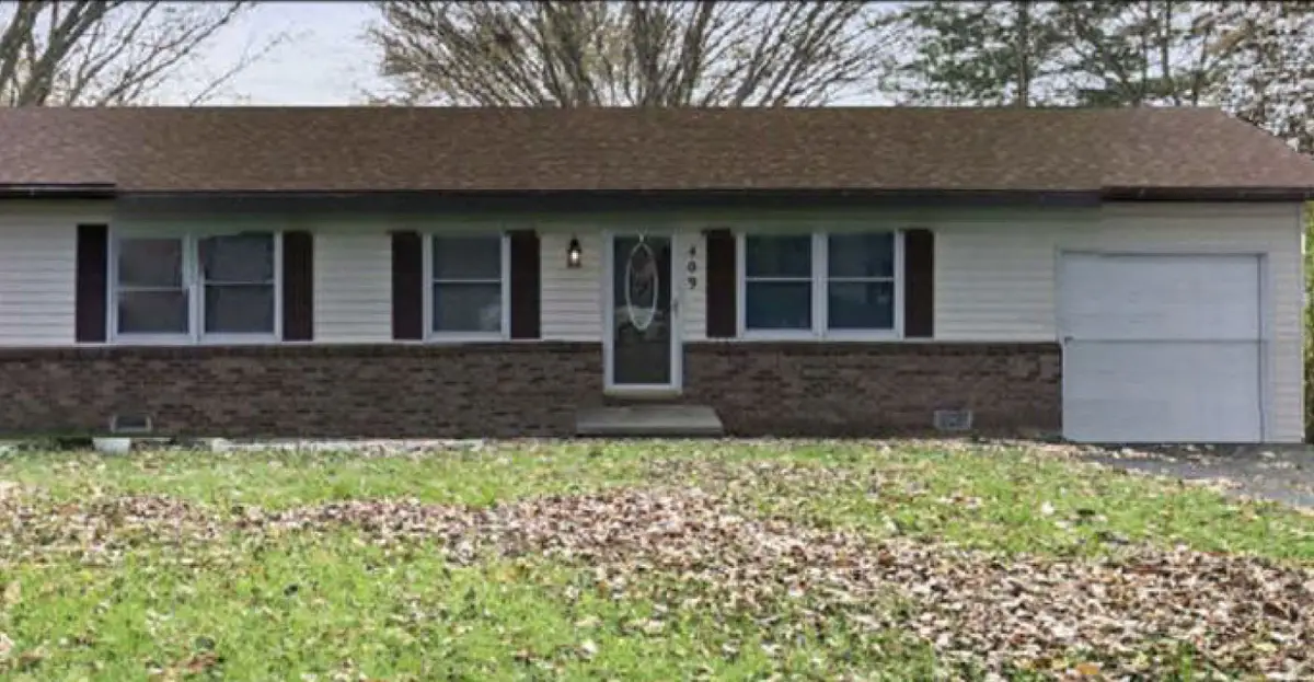 409 Lee Avenue, Olney, IL 62450 - #1