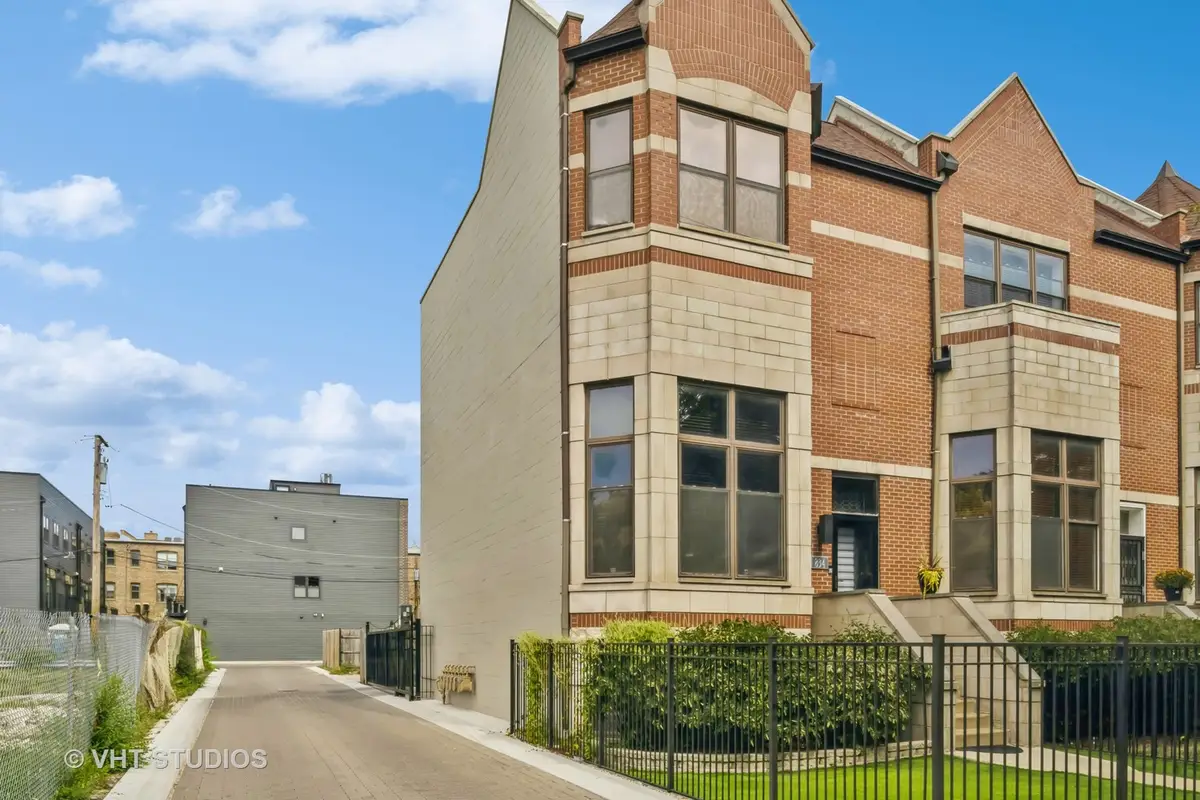 834 E 45th Street, Chicago, IL 60653 - Image #1