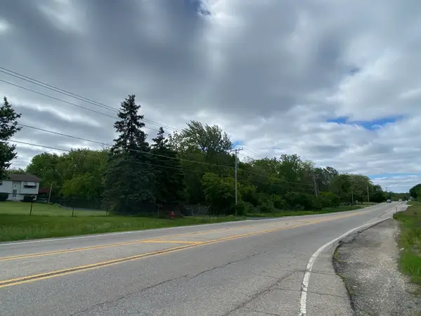 39401 N Green Bay Road, Beach Park, IL 60087