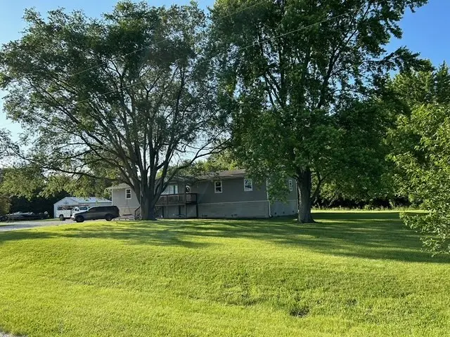 1898 E 1850 North Road, Watseka, IL 60970 - Image #1