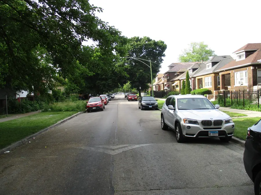 8238 S Manistee Avenue, Chicago, IL 60617 - Image #3