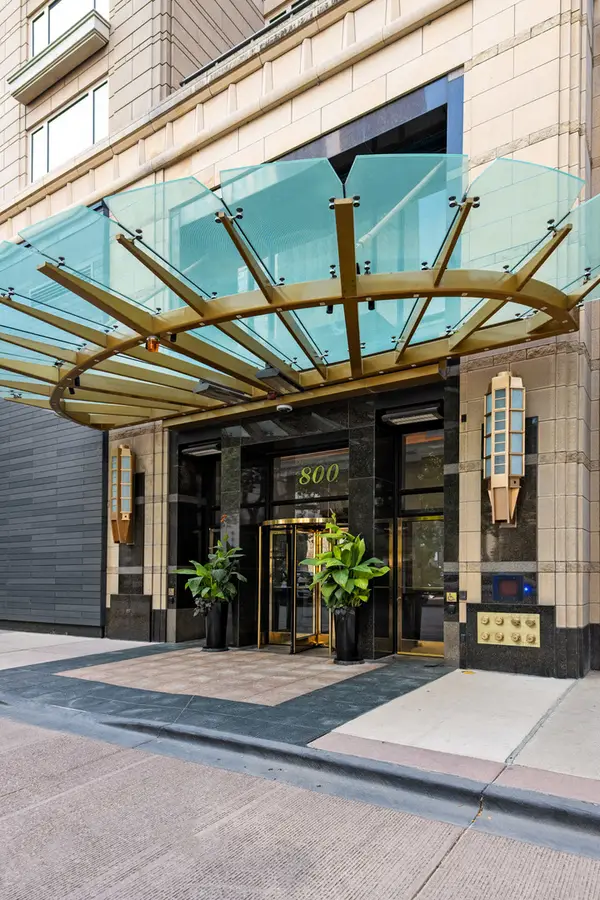 800 N Michigan Avenue #PH64, Chicago, IL 60611