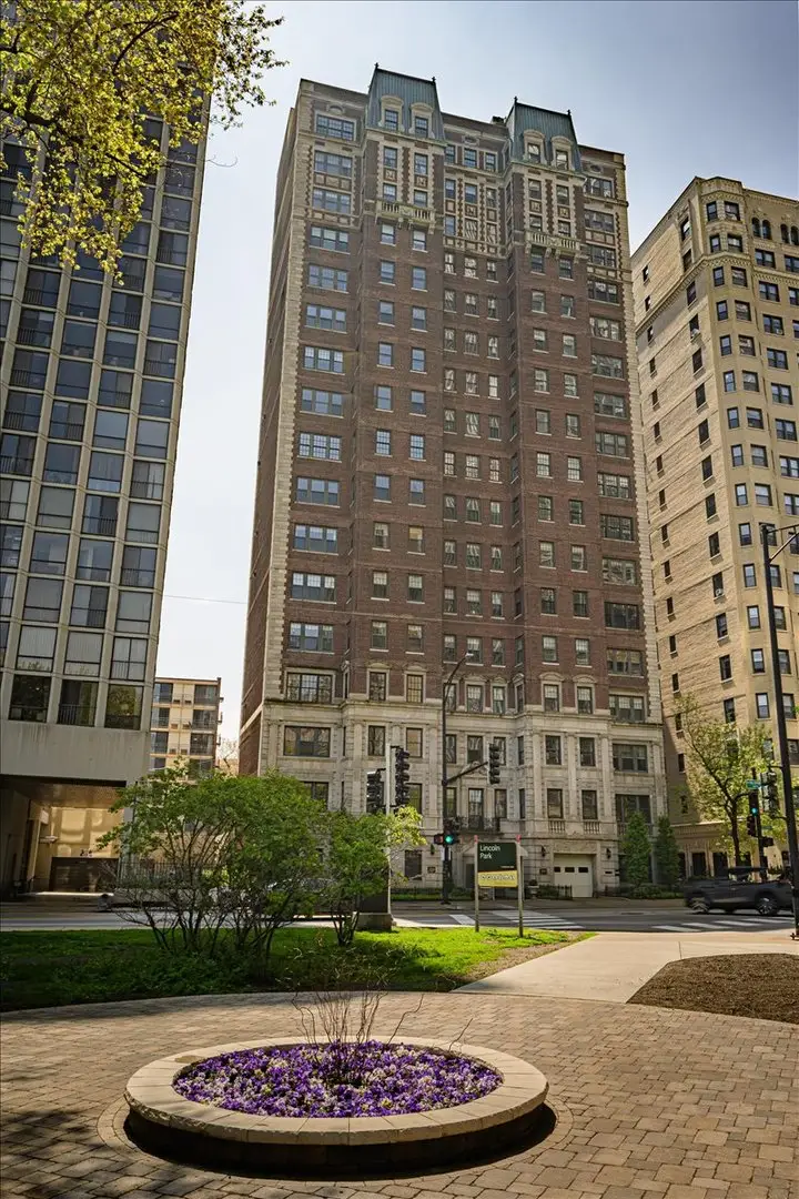 399 W Fullerton Parkway #16E, Chicago, IL 60614 - Image #1