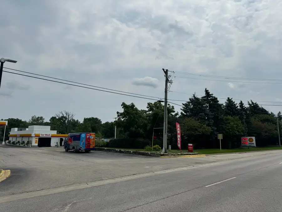 909 Milwaukee Avenue, Vernon Hills, IL 60061 - Image #2