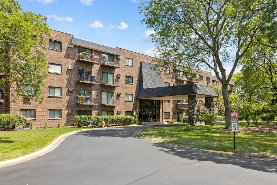 235 N Mill Road #115B, Addison, IL 60101 - Image #2
