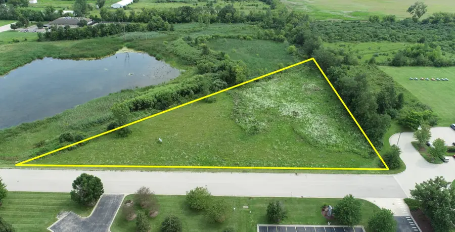 7 Galaxy Way, Woodstock, IL 60098 - Image #2