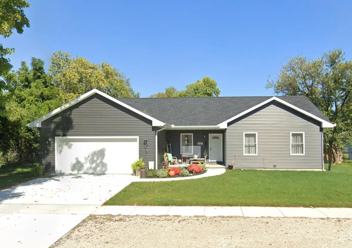 111 S Sheridan Street, Seymour, IL 61875 - Image #1