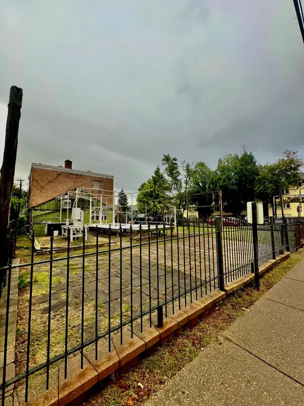 7032 Pershing Road, Berwyn, IL 60402