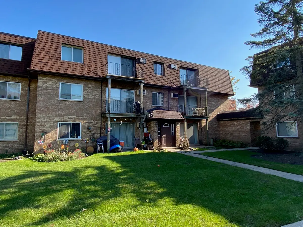 115 E Dundee Road #3N, Wheeling, IL 60090 - Image #1