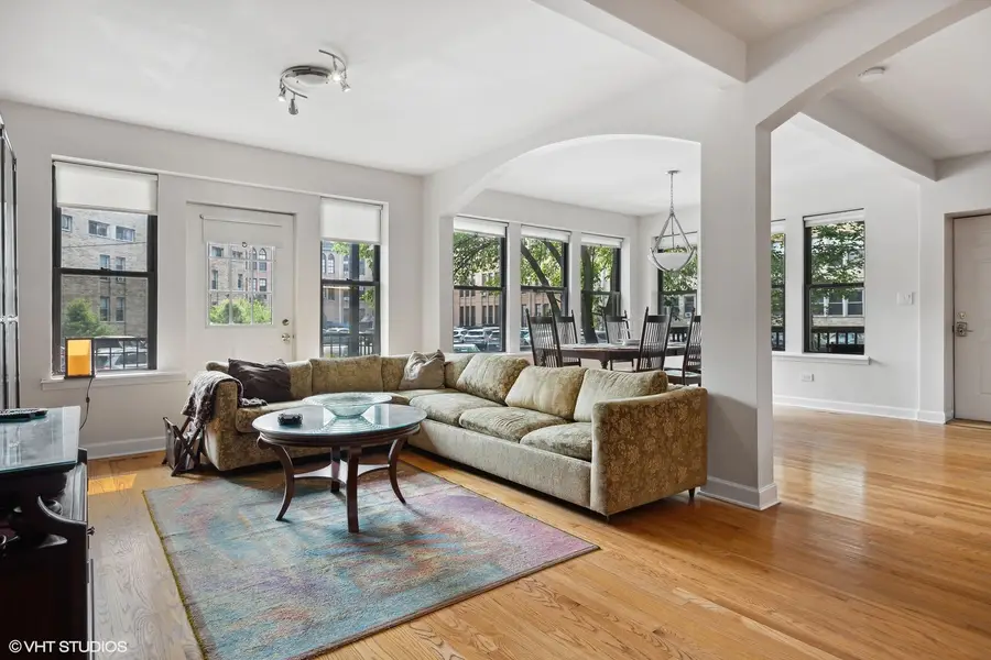 645 W Bittersweet Place #1, Chicago, IL 60613 - #3