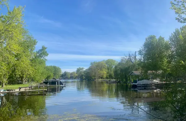 138 Eastwood Avenue, Port Barrington, IL 60010