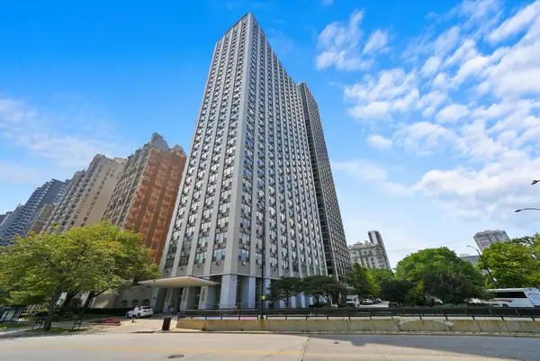 1550 N Lake Shore Drive #33E, Chicago, IL 60610