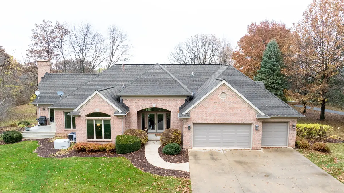 17619 Grandview Drive, Sterling, IL 61081 - Image #1