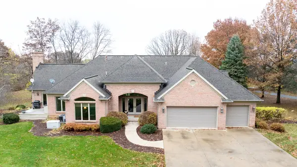 17619 Grandview Drive, Sterling, IL 61081