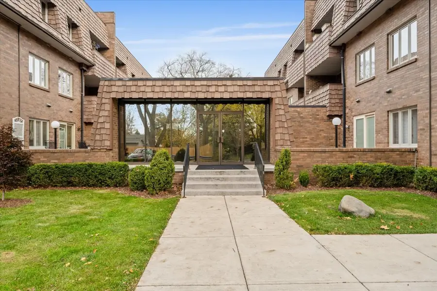 1730 W Galena Boulevard #402E, Aurora, IL 60506 - Image #3