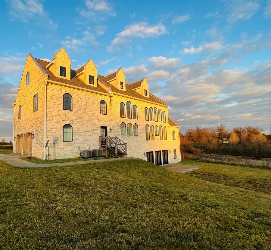 16810 Springfield Road, Pekin, IL 61554 - Image #2