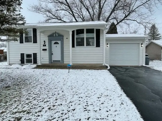 40 N Sycamore Lane, Glenwood, IL 60425 - Image #1