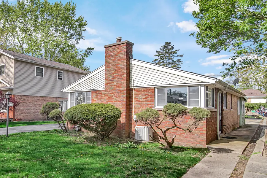 11438 S Maplewood Avenue, Chicago, IL 60655 - Image #3