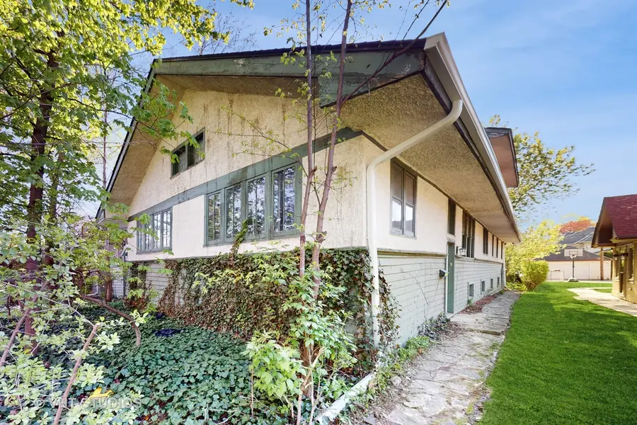 827 N Grove Avenue, Oak Park, IL 60302 - Image #2