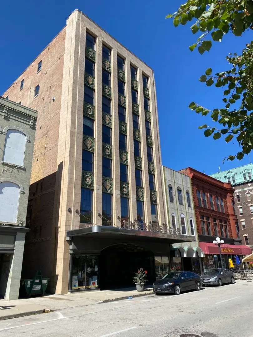 212 N Center Street #703, Bloomington, IL 61701 - Image #1