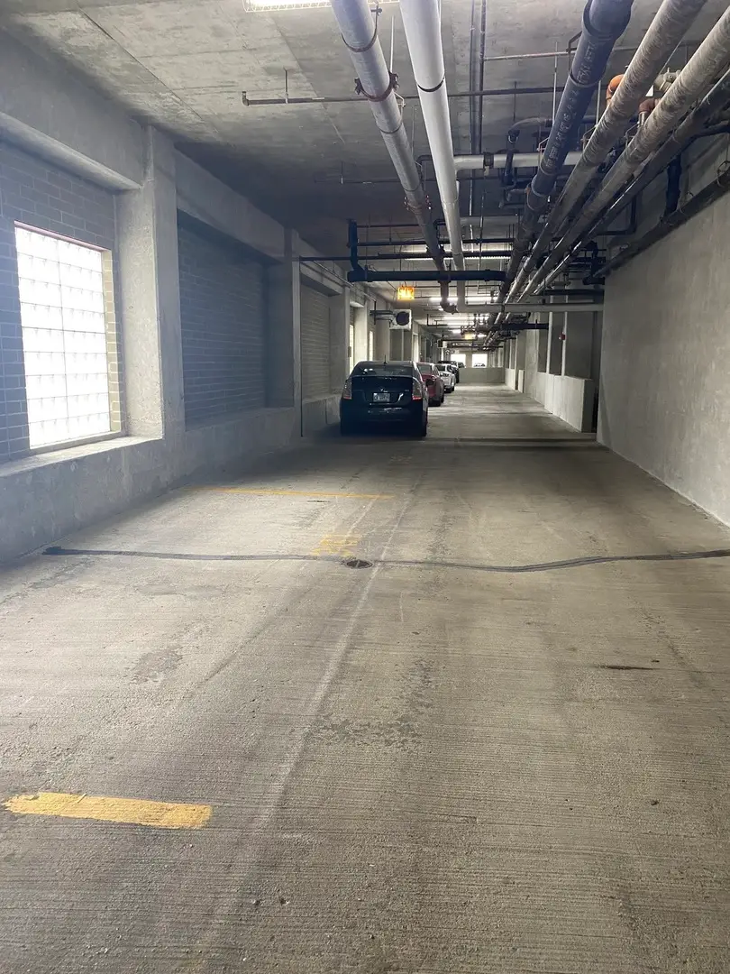 1122 W Catalpa Avenue #P-362, Chicago, IL 60640 - #2