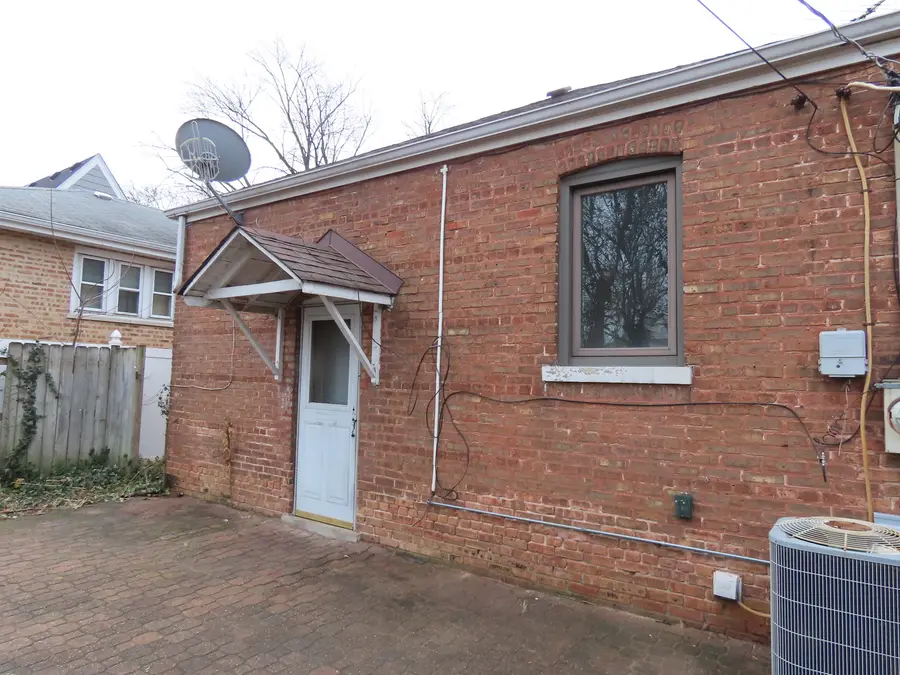 5127 S Parkside Avenue, Chicago, IL 60638 - Image #2