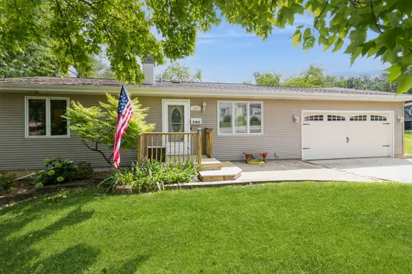 295 S Walnut Street, South Elgin, IL 60177