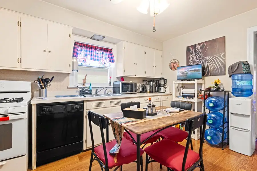 9427 S Utica Avenue, Evergreen Park, IL 60805 - Image #3