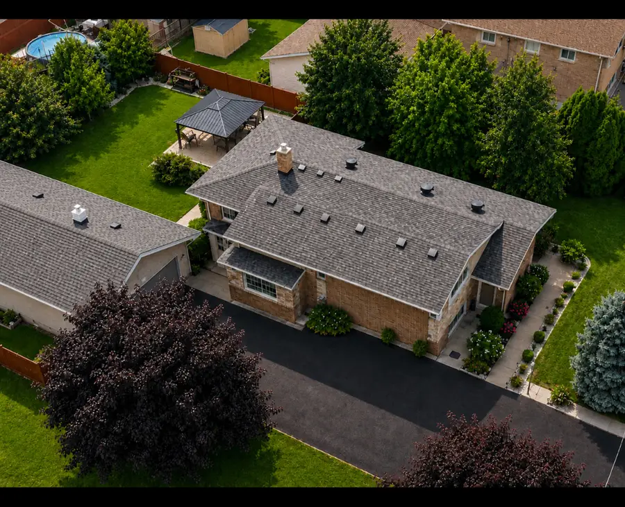 7901 W 93rd Street, Hickory Hills, IL 60457 - #2