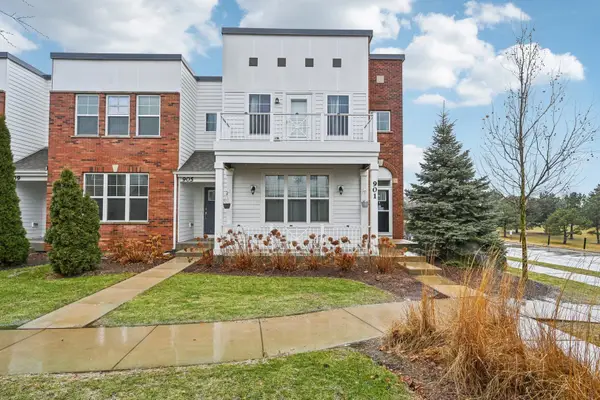 905 Times Square Drive, Aurora, IL 60504