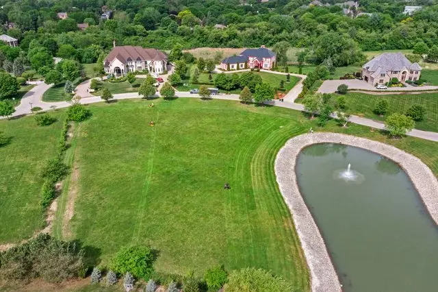 8 Falcon Lakes Drive, South Barrington, IL 60010 - Image #2
