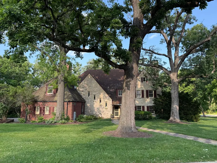 2221 Twin Oak Road, Peru, IL 61354 - Image #2