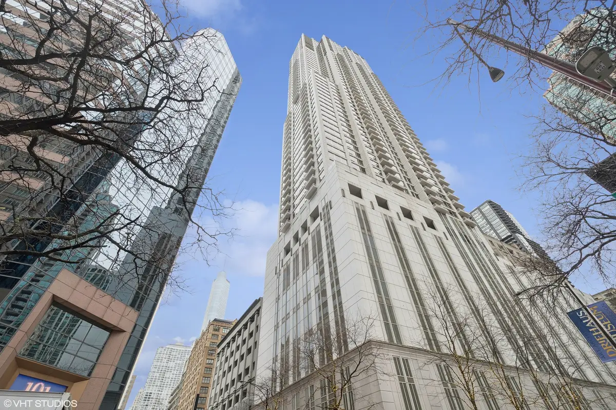 55 E Erie Street #2103, Chicago, IL 60611 - Image #1