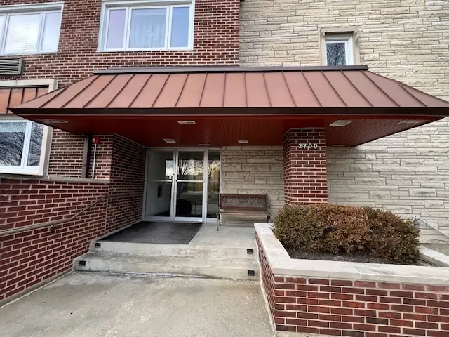2700 E Bel Aire Drive #104, Arlington Heights, IL 60004 - Image #1