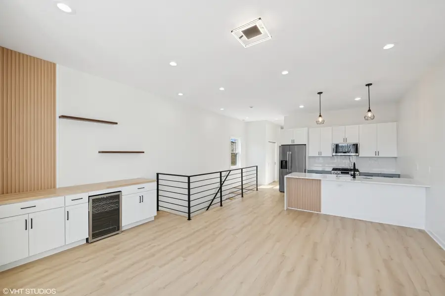 1052 N Central Park Avenue, Chicago, IL 60651 - Image #3