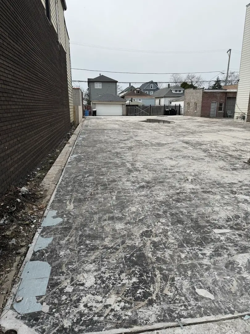 10506 S Ewing Avenue, Chicago, IL 60617 - Image #1