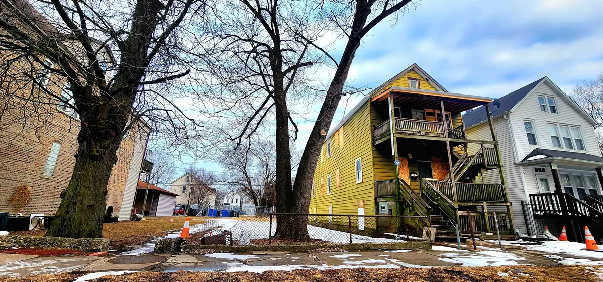 8507 S Brandon Avenue, Chicago, IL 60617 - Image #1