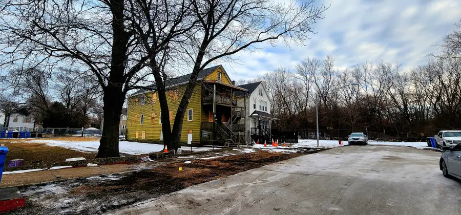 8507 S Brandon Avenue, Chicago, IL 60617 - Image #2