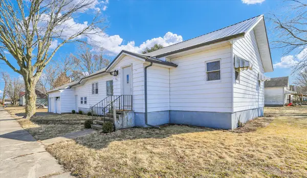 301 S Douglas Street, Villa Grove, IL 61956