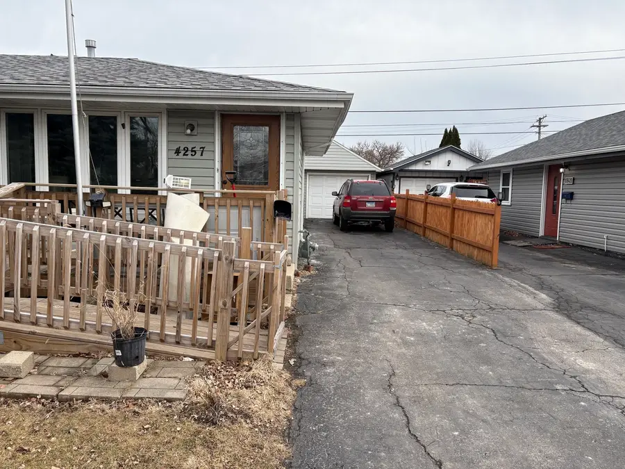 4257 W Southwest Highway, Hometown, IL 60456 - Image #2