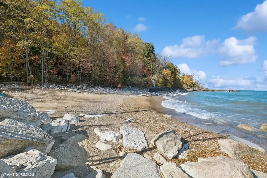 111 Mayflower Road, Lake Forest, IL 60045 - Image #3