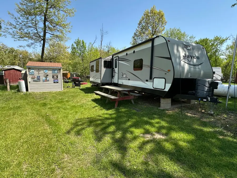 4-120 Woodhaven Lakes, Sublette, IL 61367 - Image #2