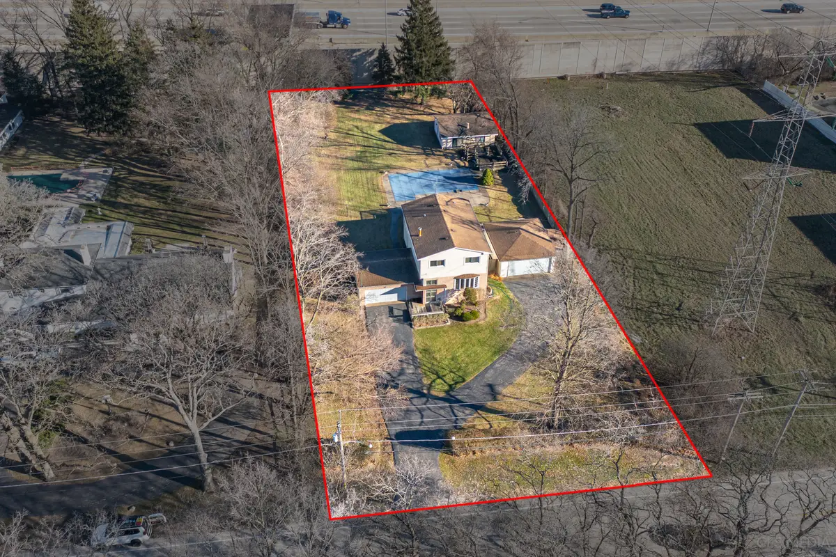 225 N East River Road, Des Plaines, IL 60016 - Image #1