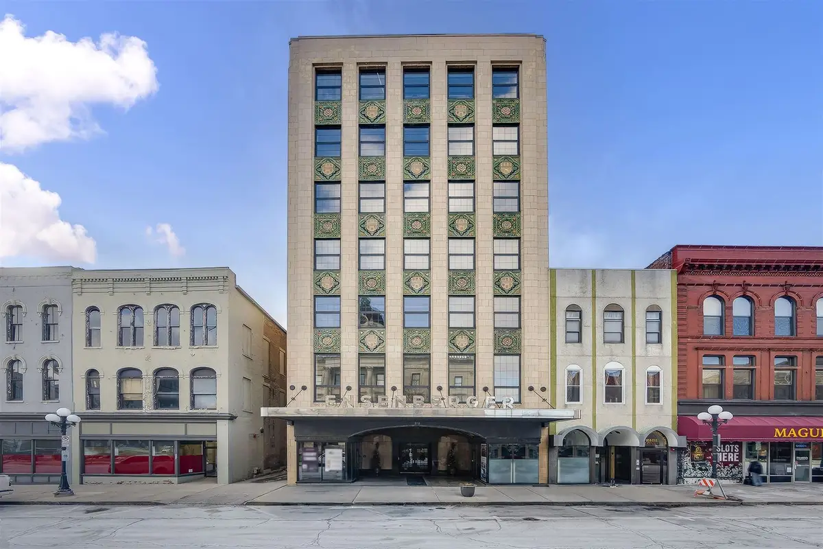 212 N Center Street #402, Bloomington, IL 61701 - Image #1