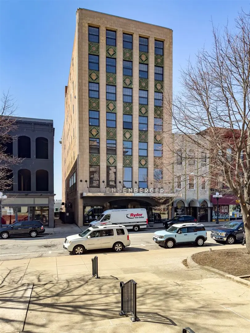 212 N Center Street #402, Bloomington, IL 61701 - Image #2