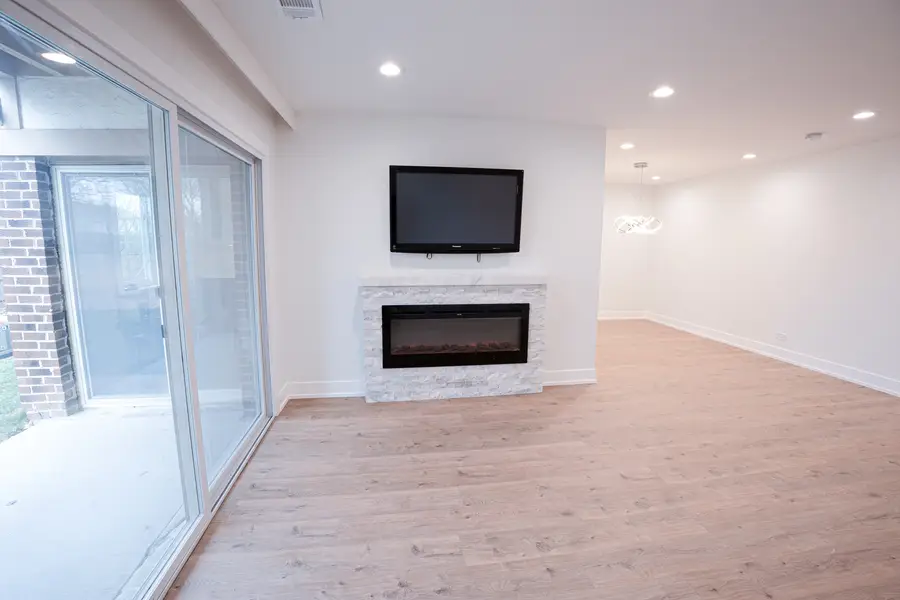 916 Surrey Drive #A1, Schaumburg, IL 60193 - #3